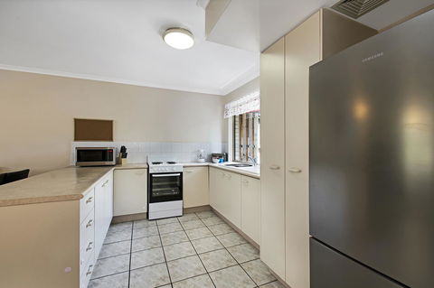 Growder Court 3 - Coolum Beach QLD - Darwin Holiday 11