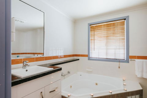 Apple Blossom Cottages - Darwin Holiday 9