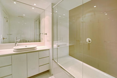 Number 1 H Residences - WiFi, Parking & More By Gold Coast Holidays - Darwin Holiday 13