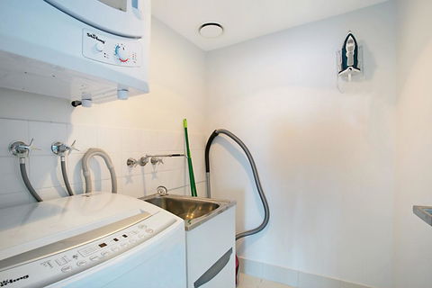 Number 1 H Residences - WiFi, Parking & More By Gold Coast Holidays - Darwin Holiday 1