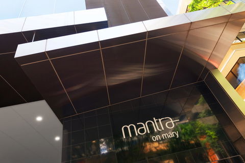 Mantra On Mary - Darwin Holiday 9