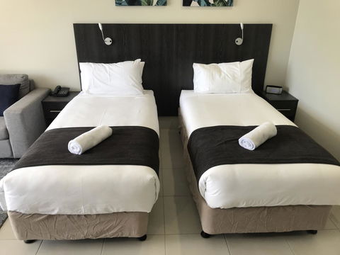 Sunshine Tower Hotel - Darwin Holiday 6