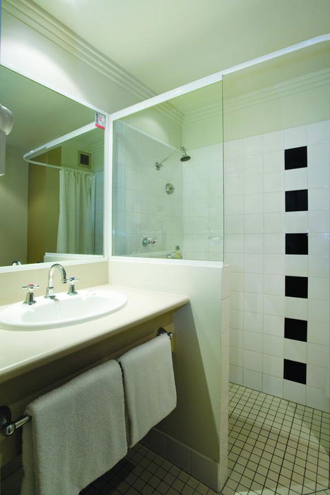 Mercure Brisbane Garden City - Darwin Holiday 32