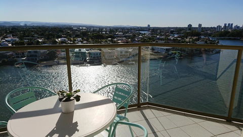 Surfers Hawaiian Holiday Apartments - Darwin Holiday 8