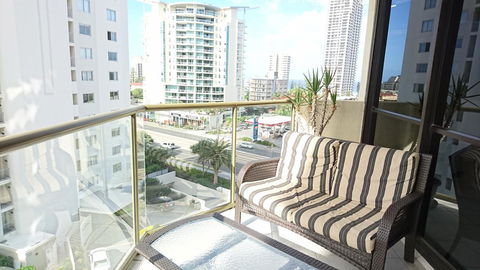 Surfers Hawaiian Holiday Apartments - Darwin Holiday 19