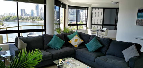 Surfers Hawaiian Holiday Apartments - Darwin Holiday 2