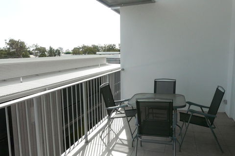 Monterey Apartments Moranbah - Darwin Holiday 2