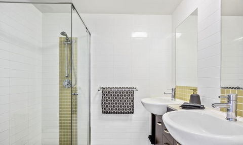 Wings Resort, Apartments And 2 Story Penthouses - We Accommodate - Darwin Holiday 3