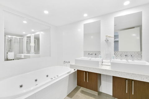 Wings Resort, Apartments And 2 Story Penthouses - We Accommodate - Darwin Holiday 23