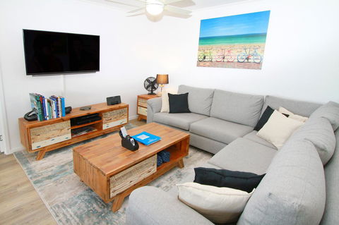 Narrowneck Court Holiday Apartments - Darwin Holiday 26