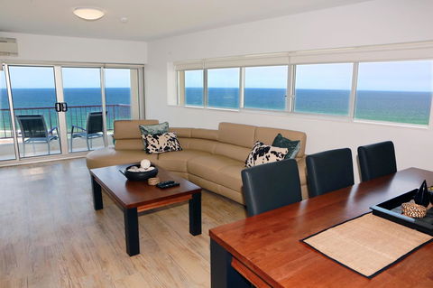 Narrowneck Court Holiday Apartments - Darwin Holiday 4