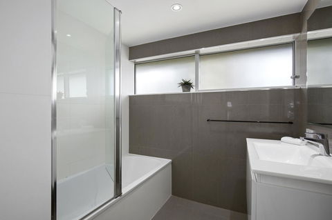 Narrowneck Court Holiday Apartments - Darwin Holiday 9