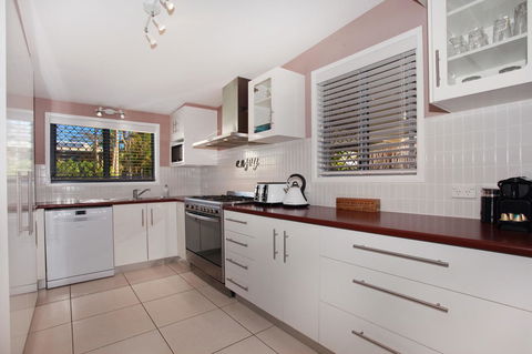 6 Botany Court Marcoola Beach - Pet Friendly 500 Bond - Darwin Holiday 10