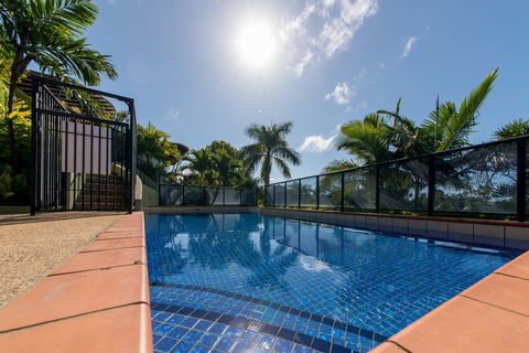 Paradise Penthouse At Waves - Airlie Beach - Darwin Holiday 2