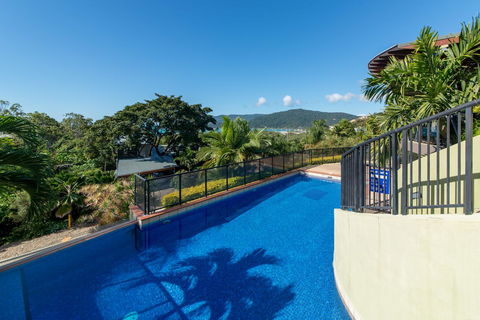 Paradise Penthouse At Waves - Airlie Beach - Darwin Holiday 0