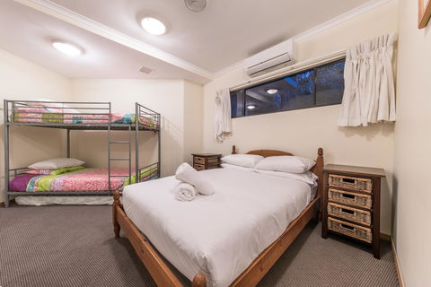 Paradise Penthouse At Waves - Airlie Beach - Darwin Holiday 16