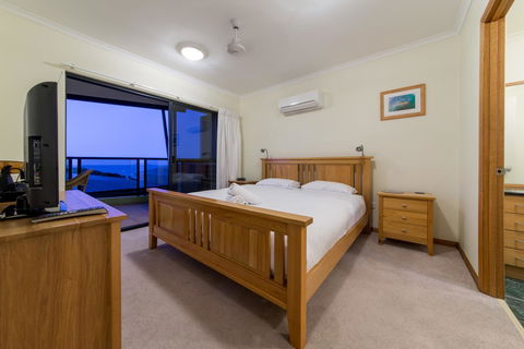 Paradise Penthouse At Waves - Airlie Beach - Darwin Holiday 13