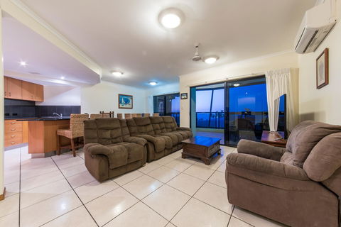 Paradise Penthouse At Waves - Airlie Beach - Darwin Holiday 9