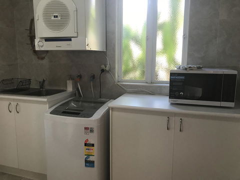Taj On Byrnes - Private Luxury Apartment Mareeba - Darwin Holiday 12