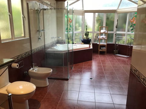 Taj On Byrnes - Private Luxury Apartment Mareeba - Darwin Holiday 3