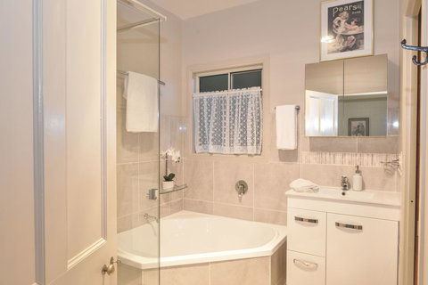 The Guesthouse Maleny - Darwin Holiday 10