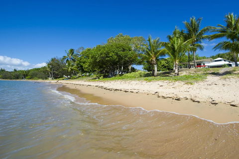 Beached On Magnetic - Darwin Holiday 2
