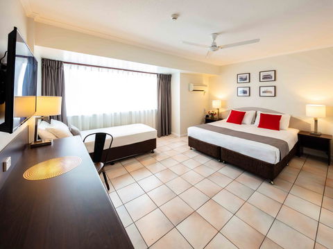 Hides Hotel - Darwin Holiday 1