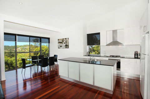224 Centenary Heights Road Coolum Beach, 500 Dollar Bond, Linen Included - Darwin Holiday 2