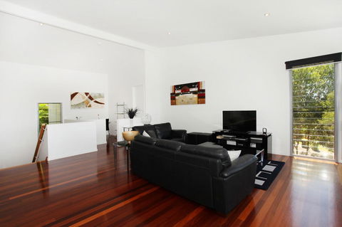 224 Centenary Heights Road Coolum Beach, 500 Dollar Bond, Linen Included - Darwin Holiday 4