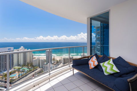 Holiday Holiday Chevron Renaissance Apartments - Darwin Holiday 7