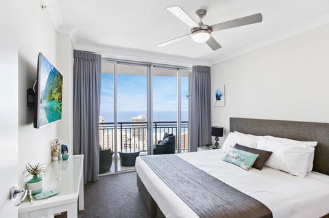 Holiday Holiday Chevron Renaissance Apartments - Darwin Holiday 23