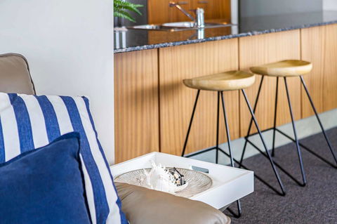 Holiday Holiday Chevron Renaissance Apartments - Darwin Holiday 6