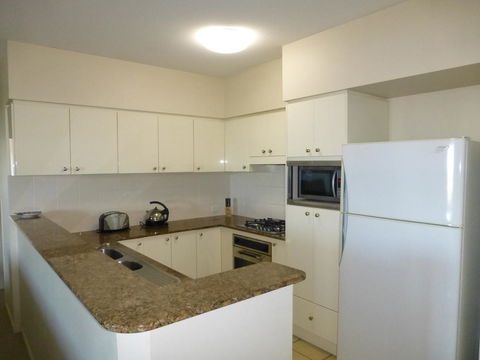 The Oasis Apartments - Darwin Holiday 16