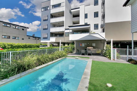 Kangaroo Point Central Hotel & Apartments - Darwin Holiday 5