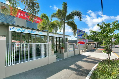 Kangaroo Point Central Hotel & Apartments - Darwin Holiday 7