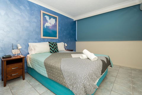 Breakers North Absolute Beachfront Apartments - Official - Darwin Holiday 40