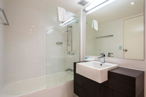 Breakers North Absolute Beachfront Apartments - Official - Darwin Holiday 25