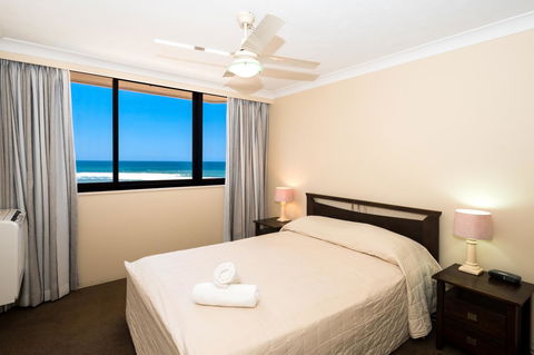 Breakers North Absolute Beachfront Apartments - Official - Darwin Holiday 8