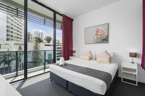 Oracle, 2 & 3 Bedroom Apartments - We Accommodate - Darwin Holiday 8