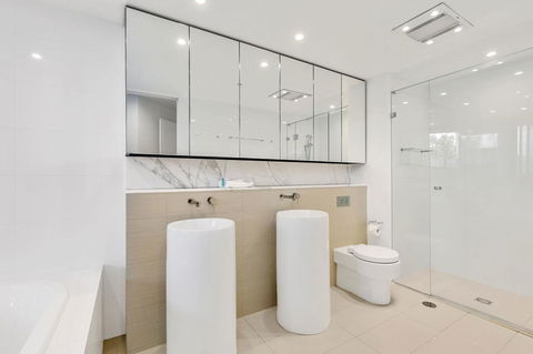 Oracle, 2 & 3 Bedroom Apartments - We Accommodate - Darwin Holiday 18