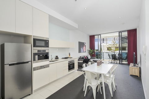 Oracle, 2 & 3 Bedroom Apartments - We Accommodate - Darwin Holiday 2