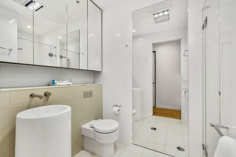 Oracle, 2 & 3 Bedroom Apartments - We Accommodate - Darwin Holiday 15