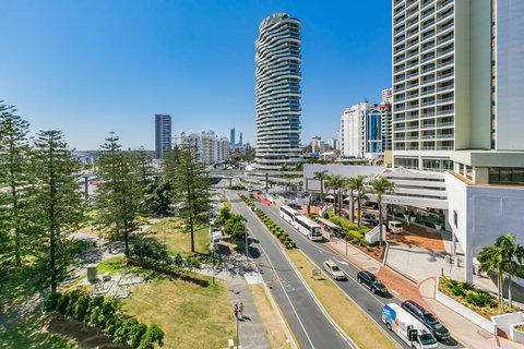 Broadbeach On The Park, 3 Bed Ocean - We Accommodate - Darwin Holiday 13