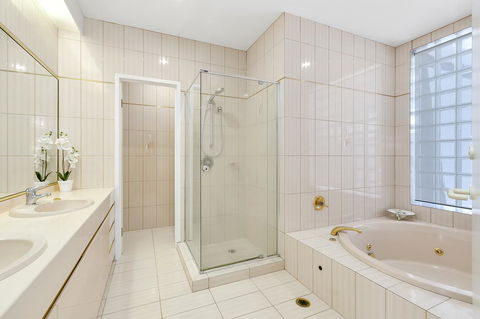 Havana Blue - Large 4 Bedroom Family Home - Darwin Holiday 14