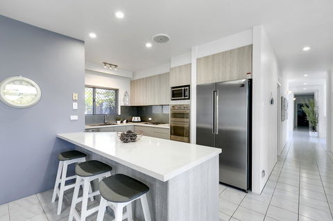 Havana Blue - Large 4 Bedroom Family Home - Darwin Holiday 11