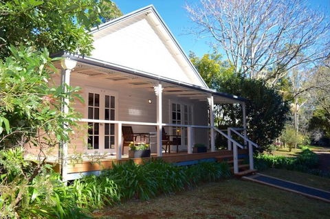 Curtis Falls Cottage - Darwin Holiday 0