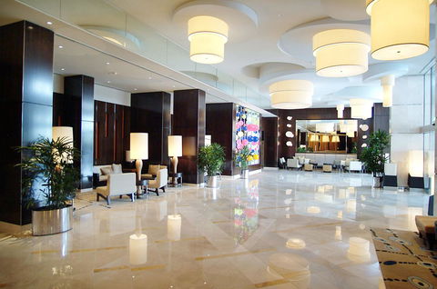 Chevron Renaissance - HR Surfers Paradise - Darwin Holiday 22