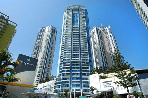 Chevron Renaissance - HR Surfers Paradise - Darwin Holiday 0