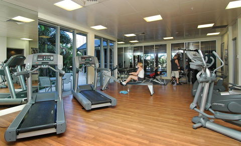 Chevron Renaissance - HR Surfers Paradise - Darwin Holiday 18