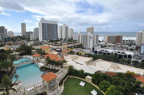 Chevron Renaissance - HR Surfers Paradise - Darwin Holiday 29